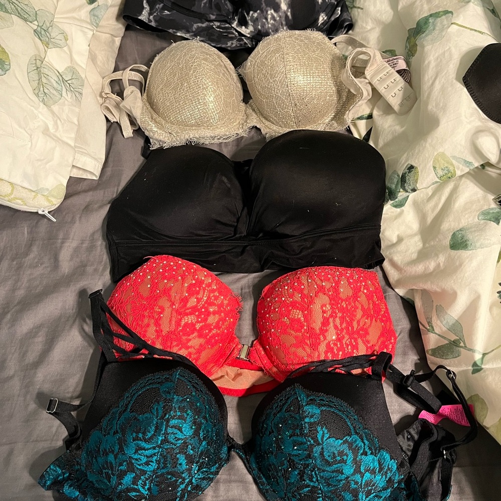 Victoria's Secret Bra Collection - 86 in total. Looking to bundle. $5 EACH - Picture 15 of 16